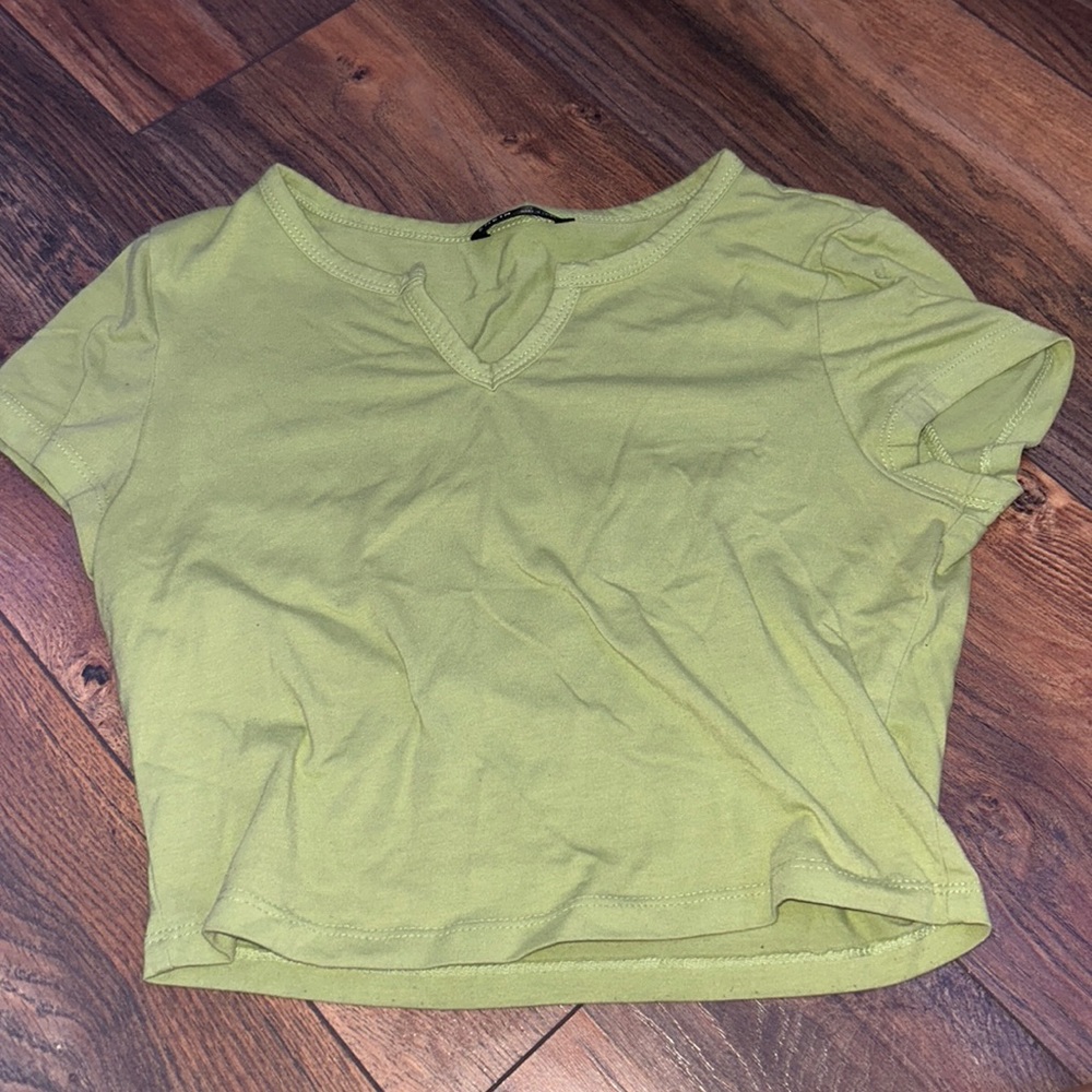 Green short sleeve T-shirt
